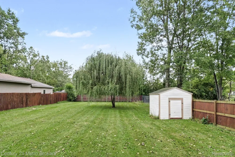 3222 Comer Drive Genesee Charter Township, MI 48506