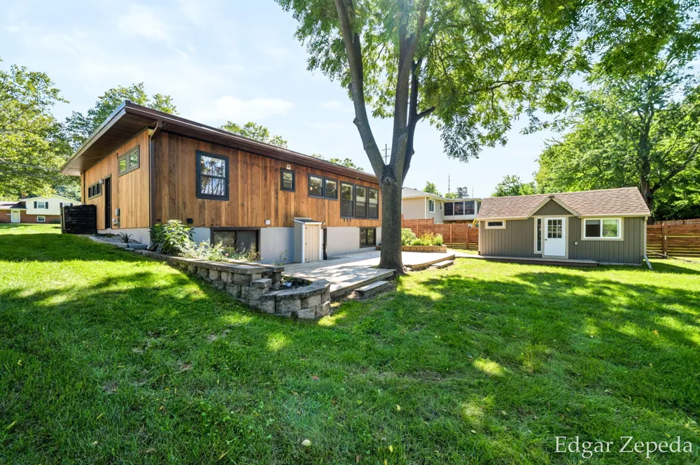 3439 Kalamazoo Avenue SE Grand Rapids City, MI 49508