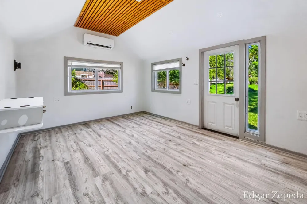 3439 Kalamazoo Avenue SE Grand Rapids City, MI 49508