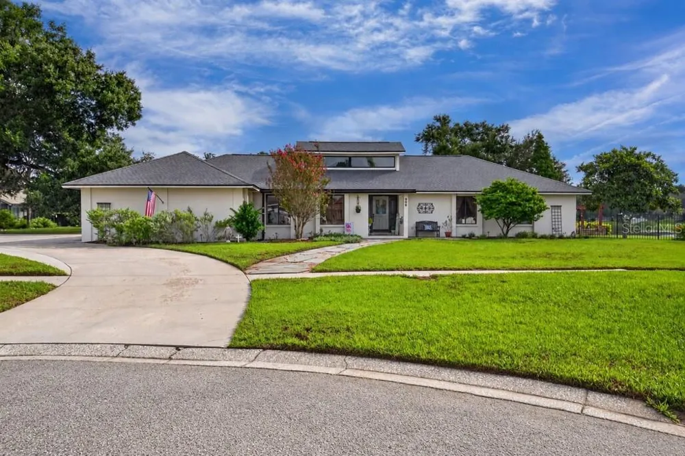 906 RETRIEVER AVENUE Seffner, FL 33584