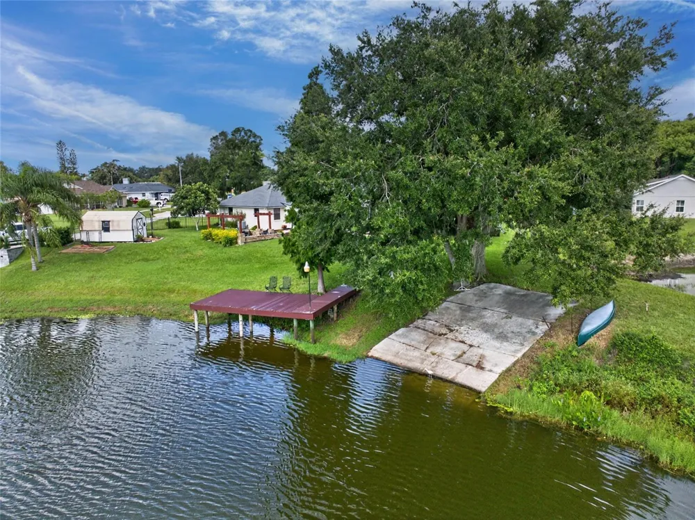 906 RETRIEVER AVENUE Seffner, FL 33584