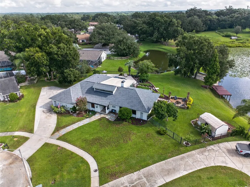 906 RETRIEVER AVENUE Seffner, FL 33584