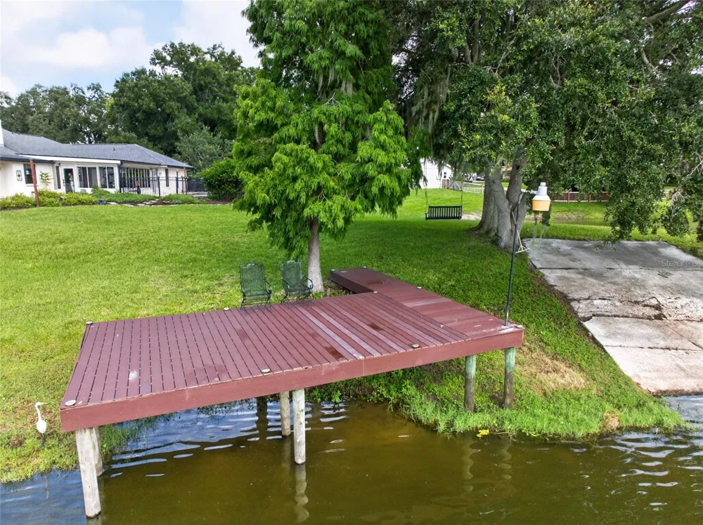 906 RETRIEVER AVENUE Seffner, FL 33584