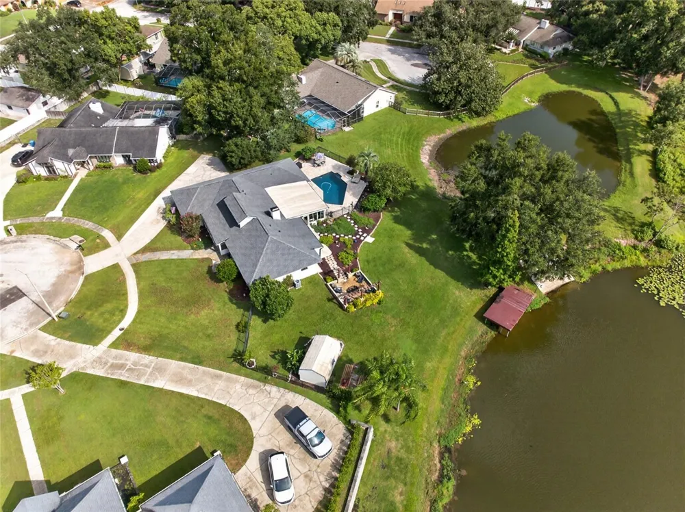 906 RETRIEVER AVENUE Seffner, FL 33584