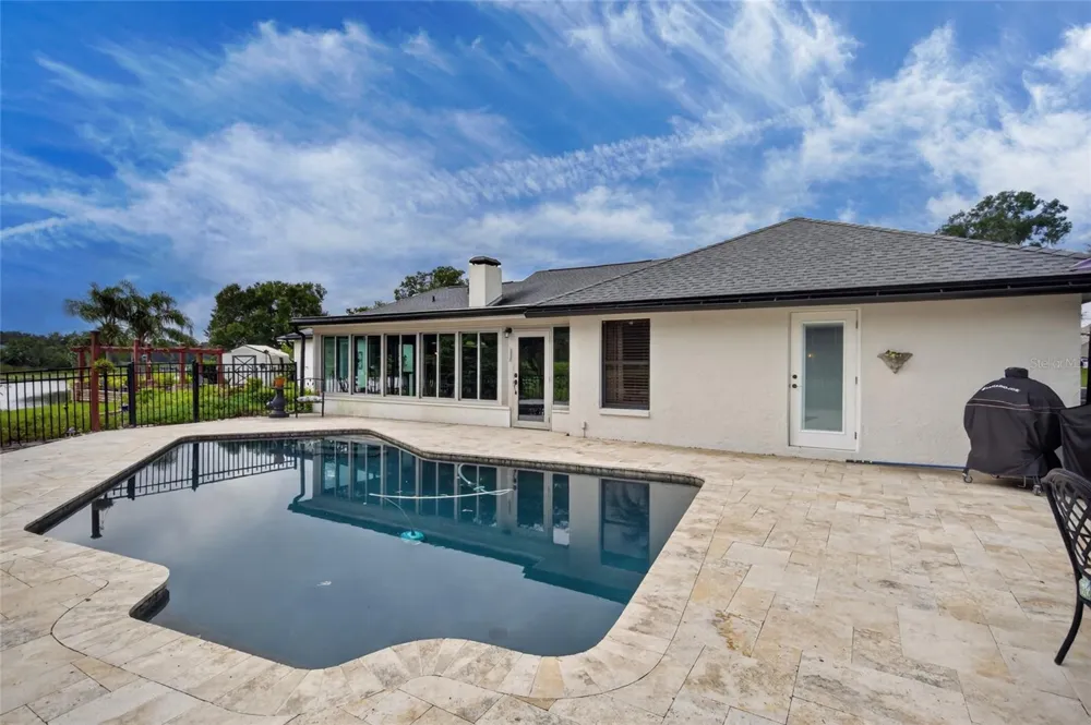 906 RETRIEVER AVENUE Seffner, FL 33584