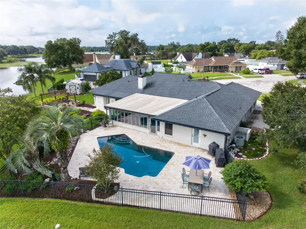 906 RETRIEVER AVENUE Seffner, FL 33584