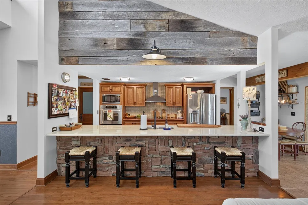 906 RETRIEVER AVENUE Seffner, FL 33584
