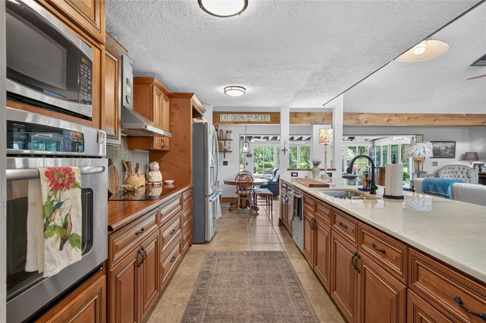 906 RETRIEVER AVENUE Seffner, FL 33584