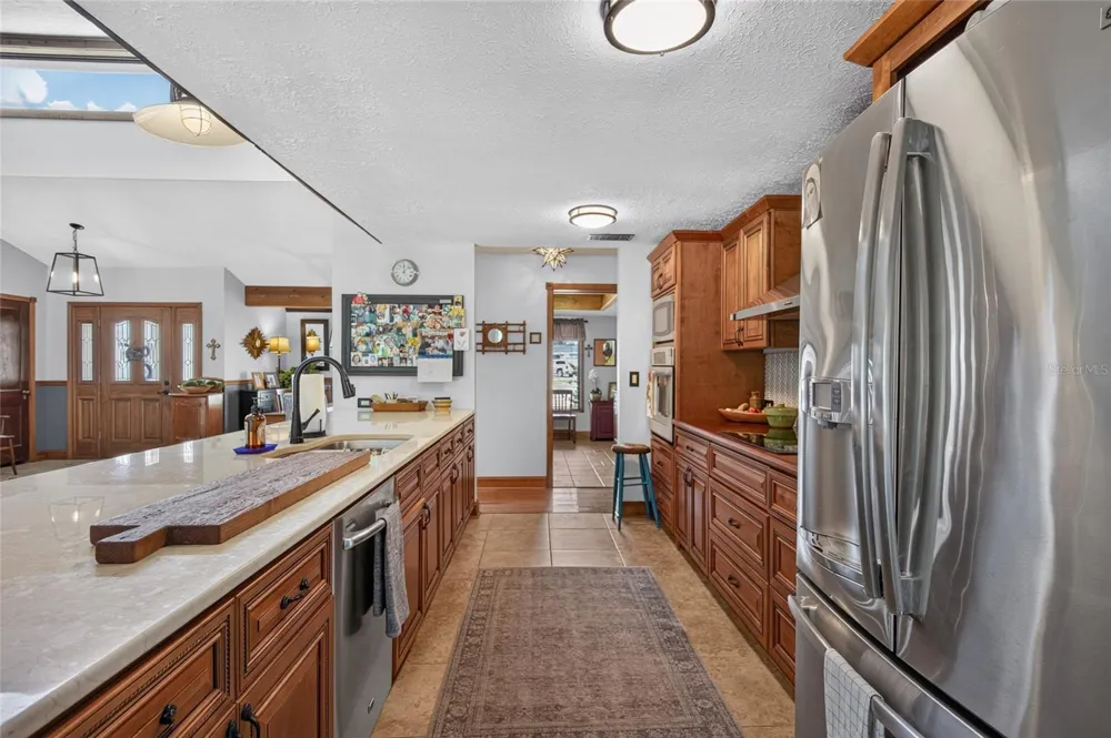 906 RETRIEVER AVENUE Seffner, FL 33584