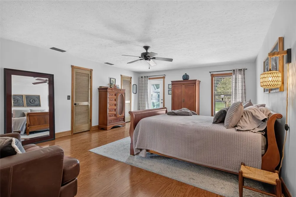 906 RETRIEVER AVENUE Seffner, FL 33584