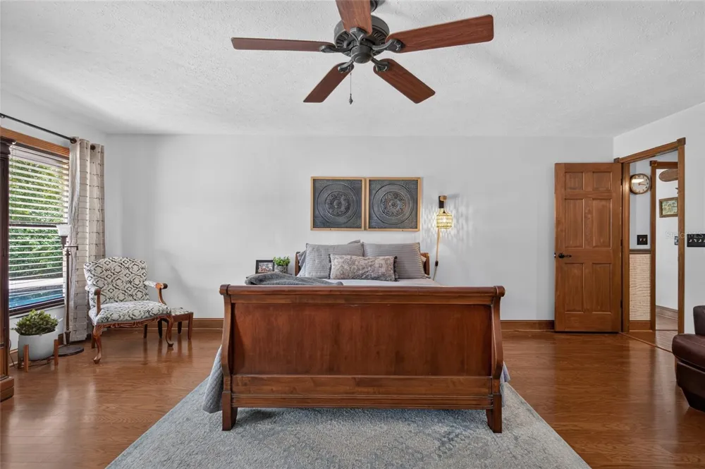 906 RETRIEVER AVENUE Seffner, FL 33584