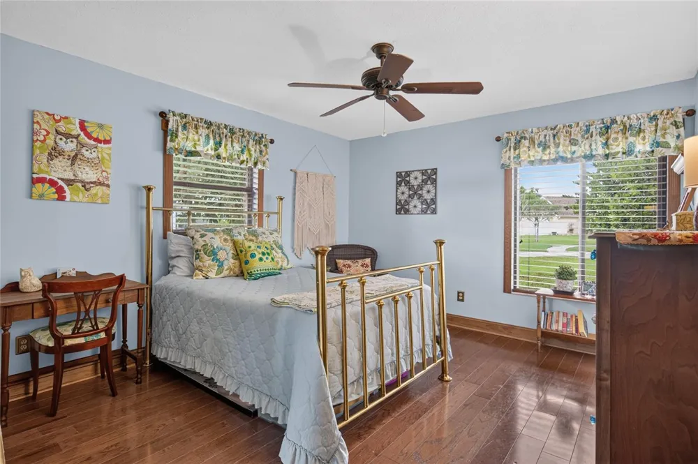 906 RETRIEVER AVENUE Seffner, FL 33584