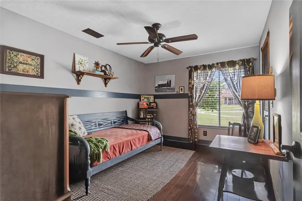 906 RETRIEVER AVENUE Seffner, FL 33584