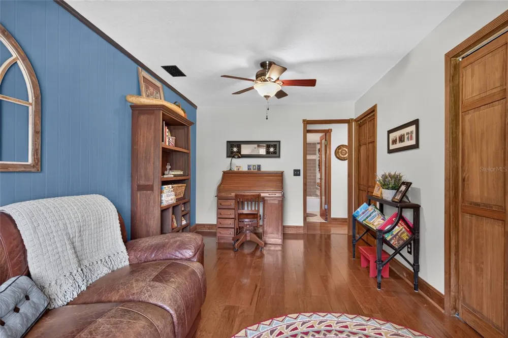 906 RETRIEVER AVENUE Seffner, FL 33584