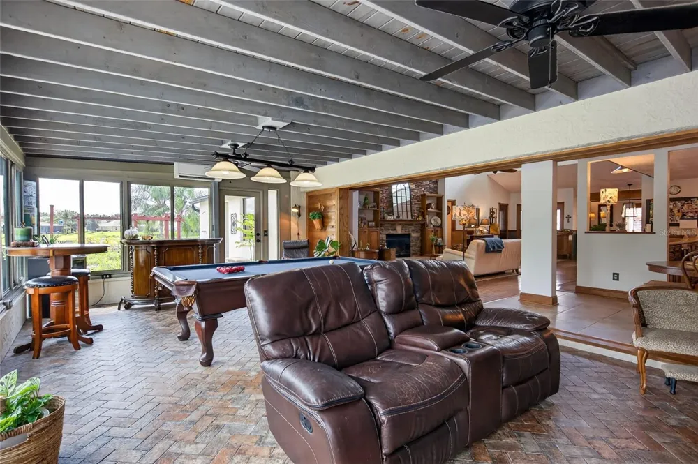 906 RETRIEVER AVENUE Seffner, FL 33584