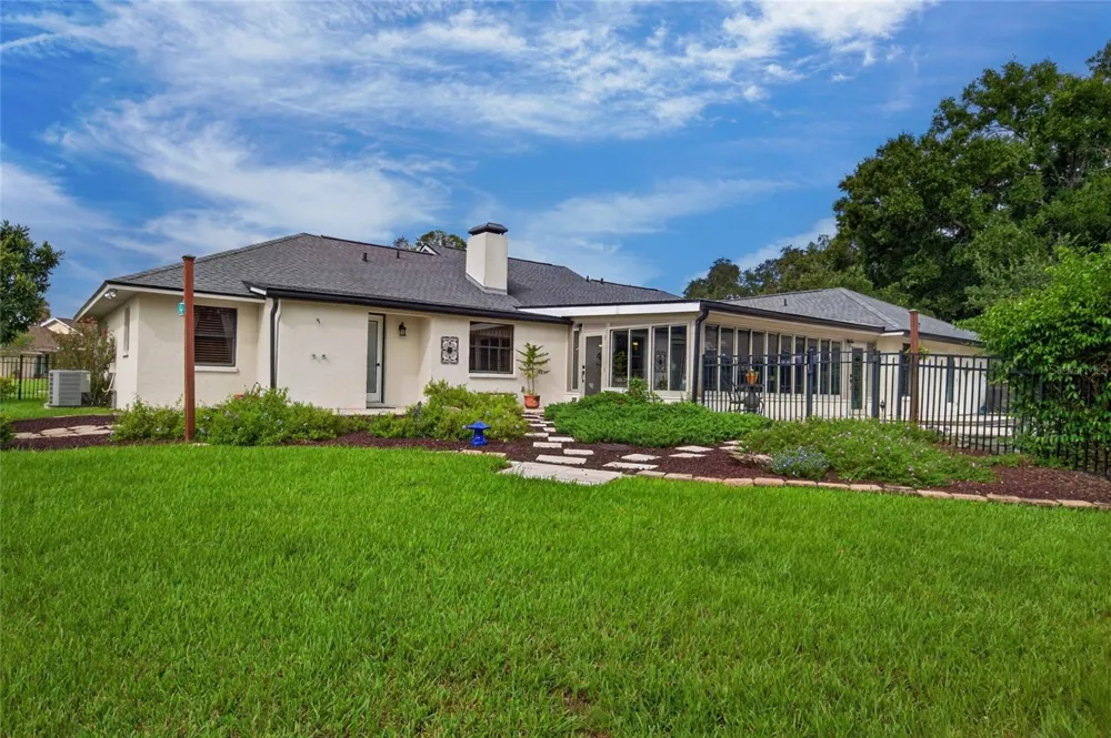906 RETRIEVER AVENUE Seffner, FL 33584