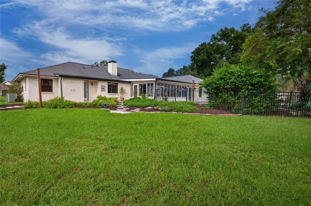 906 RETRIEVER AVENUE Seffner, FL 33584