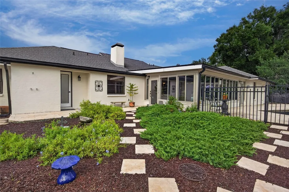 906 RETRIEVER AVENUE Seffner, FL 33584