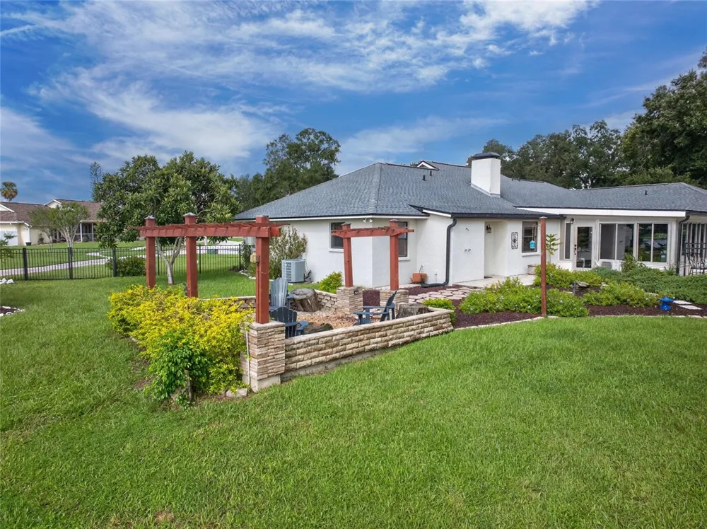 906 RETRIEVER AVENUE Seffner, FL 33584