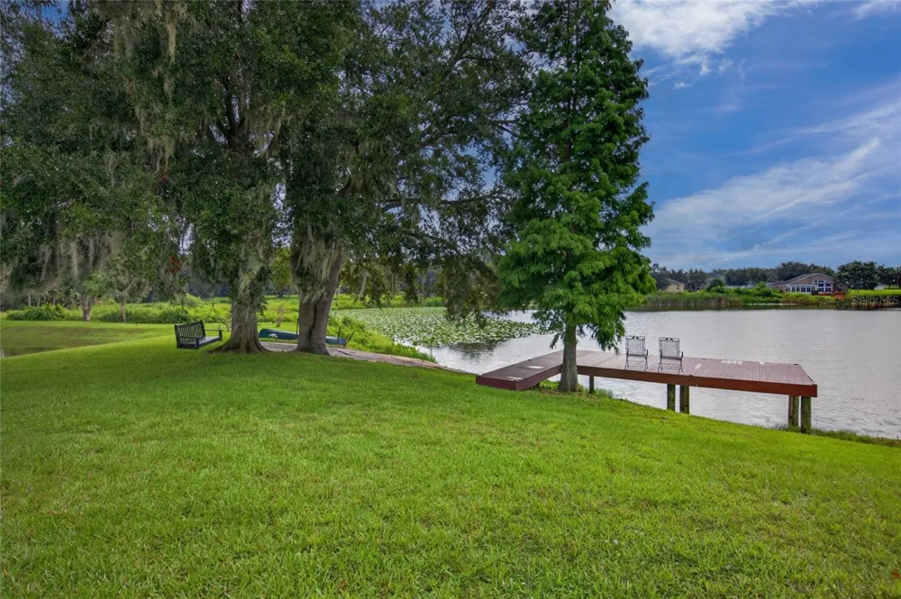 906 RETRIEVER AVENUE Seffner, FL 33584