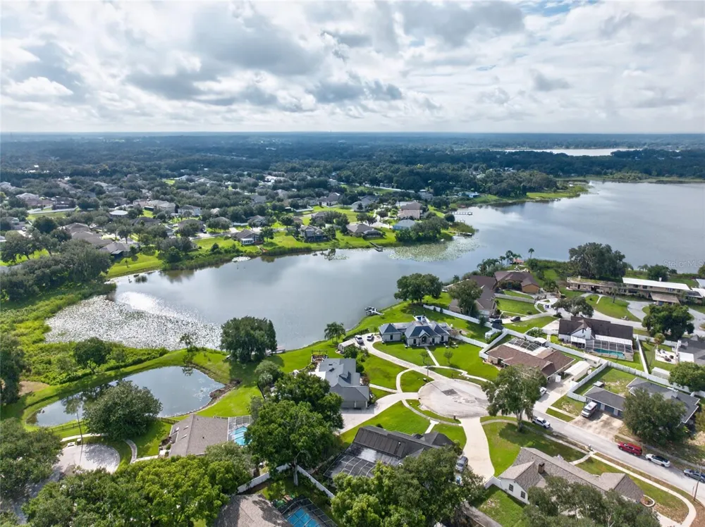 906 RETRIEVER AVENUE Seffner, FL 33584