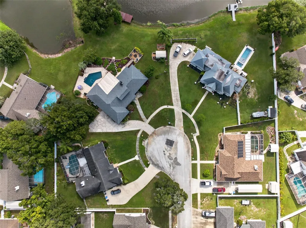 906 RETRIEVER AVENUE Seffner, FL 33584