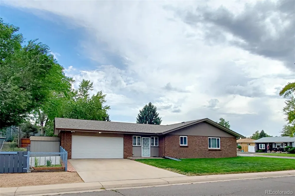 2124 S Fenton Street Denver, CO 80227