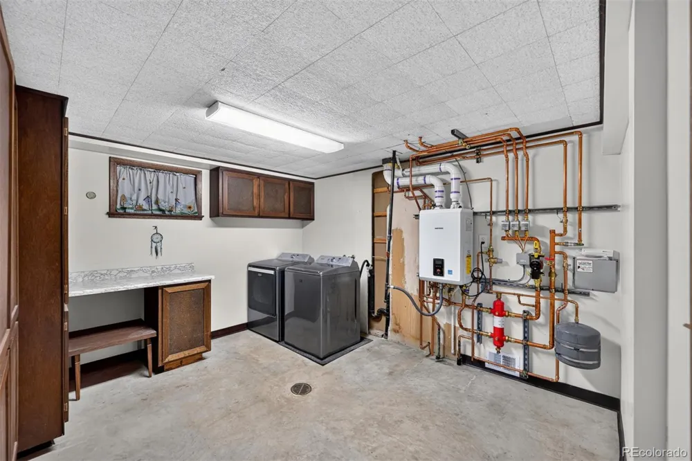 2124 S Fenton Street Denver, CO 80227