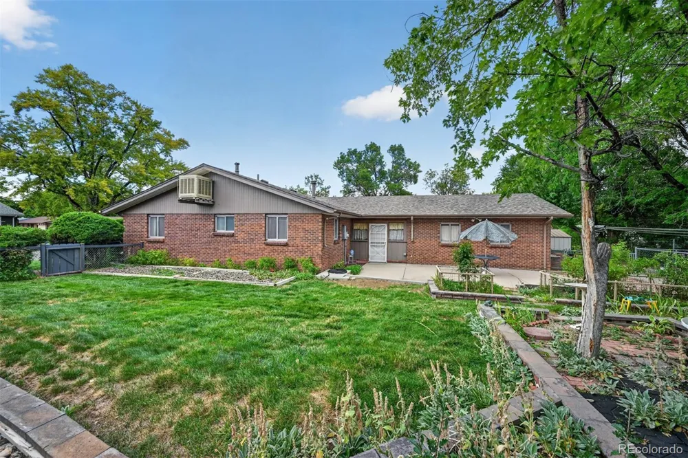 2124 S Fenton Street Denver, CO 80227