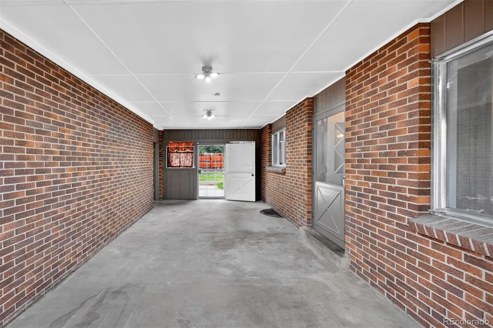 2124 S Fenton Street Denver, CO 80227