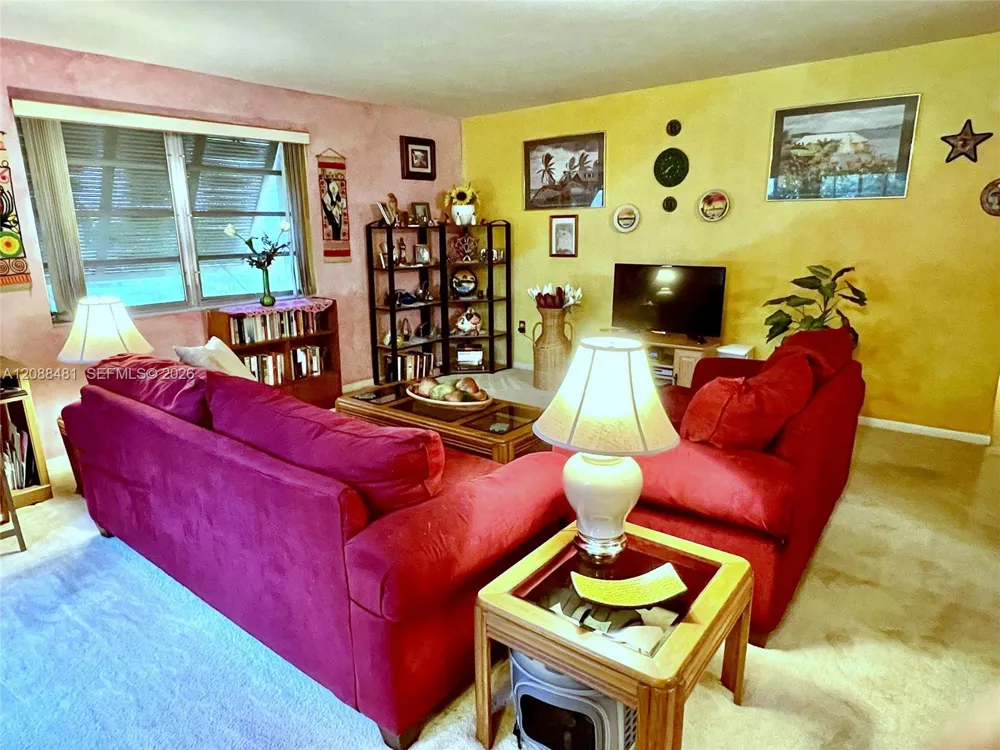 9304 SW 77th Ave #C3 Miami, FL 33156