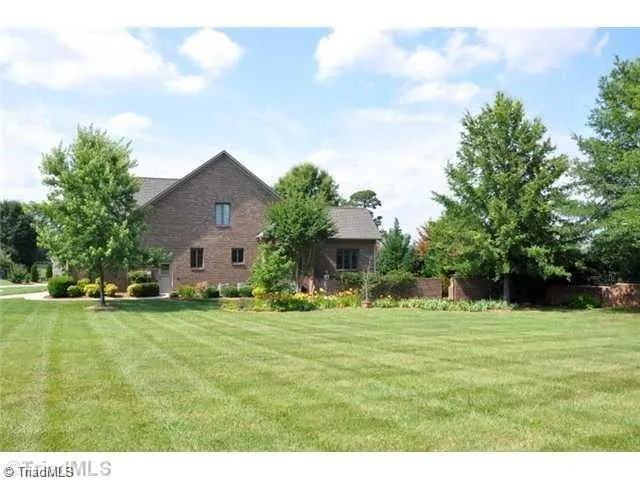 157 Cedar Lane Bermuda Run, NC 27006
