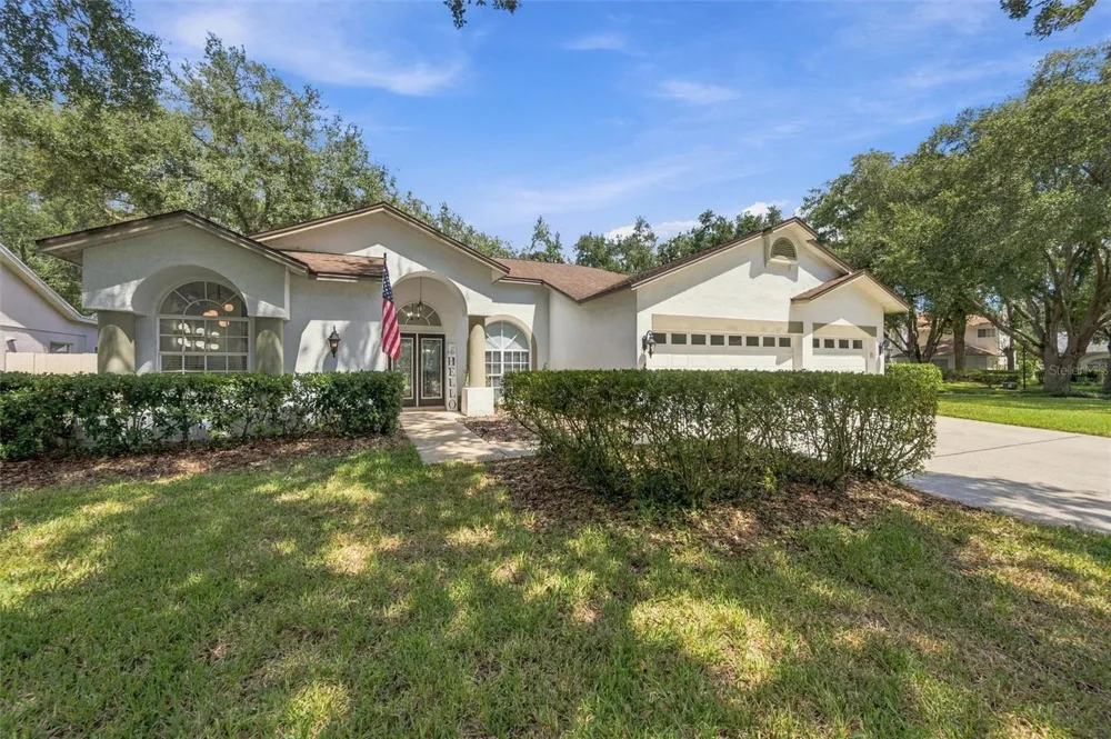 9316 KNIGHTSBRIDGE COURT Tampa, FL 33647