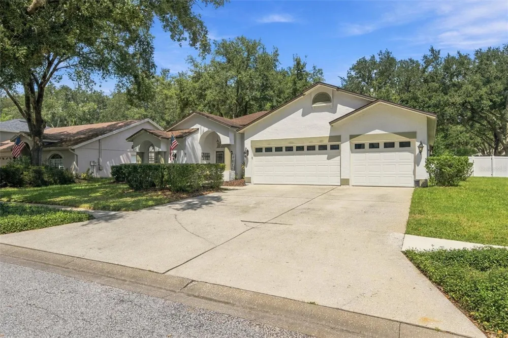 9316 KNIGHTSBRIDGE COURT Tampa, FL 33647