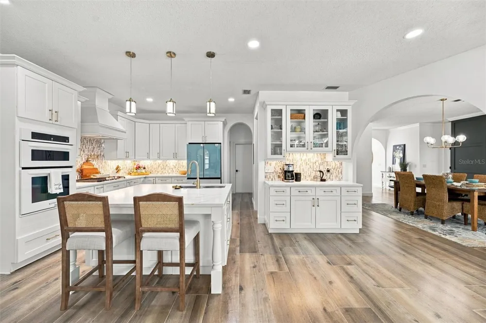 9316 KNIGHTSBRIDGE COURT Tampa, FL 33647