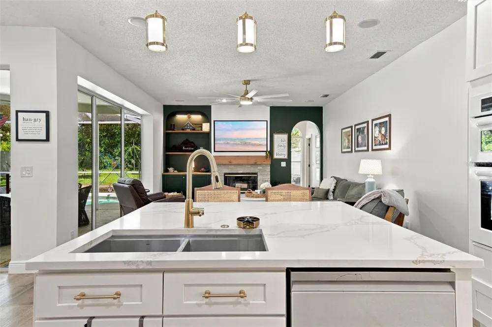 9316 KNIGHTSBRIDGE COURT Tampa, FL 33647