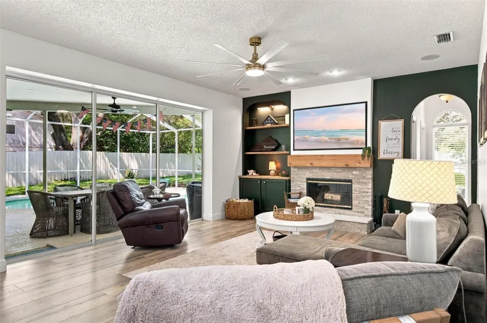 9316 KNIGHTSBRIDGE COURT Tampa, FL 33647