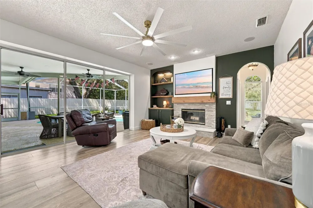 9316 KNIGHTSBRIDGE COURT Tampa, FL 33647