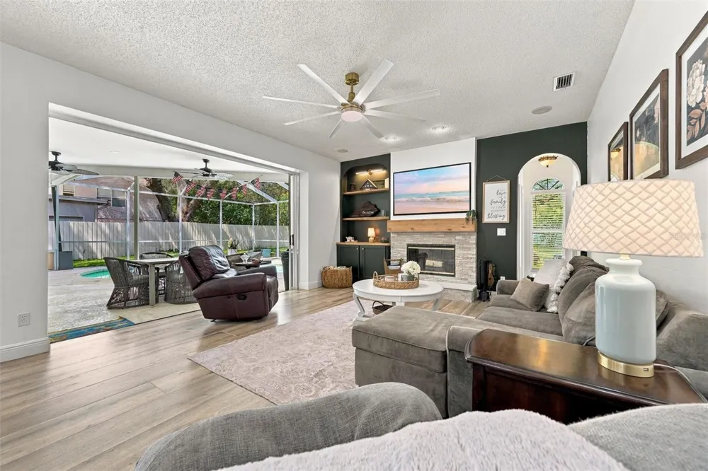 9316 KNIGHTSBRIDGE COURT Tampa, FL 33647