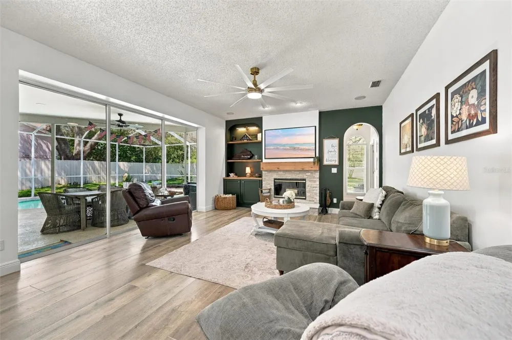 9316 KNIGHTSBRIDGE COURT Tampa, FL 33647