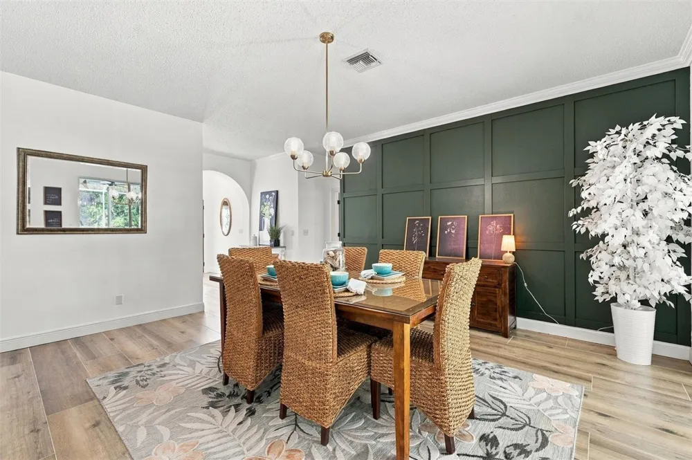 9316 KNIGHTSBRIDGE COURT Tampa, FL 33647