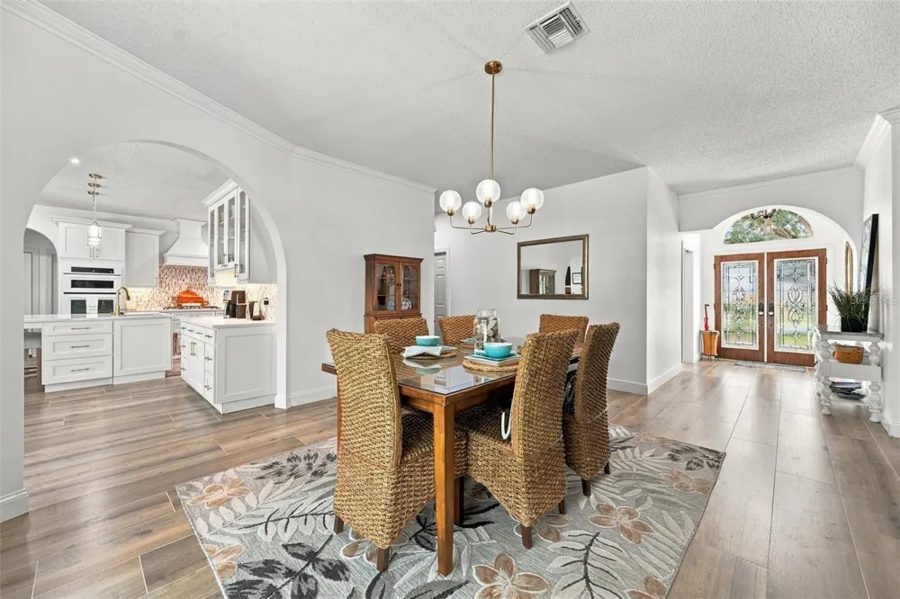 9316 KNIGHTSBRIDGE COURT Tampa, FL 33647