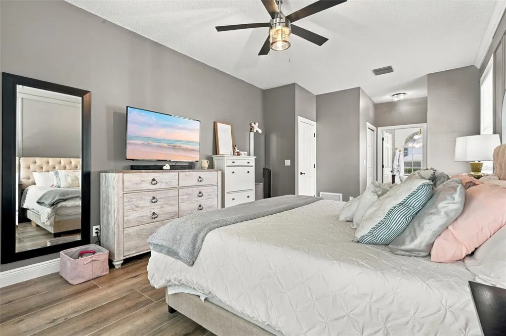 9316 KNIGHTSBRIDGE COURT Tampa, FL 33647