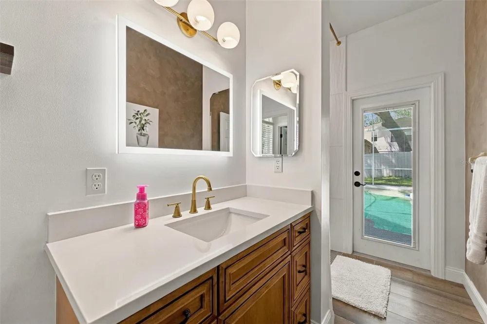9316 KNIGHTSBRIDGE COURT Tampa, FL 33647