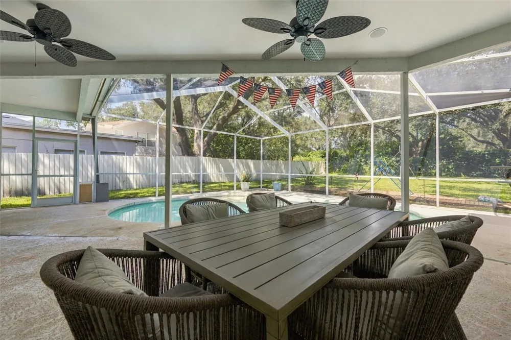 9316 KNIGHTSBRIDGE COURT Tampa, FL 33647