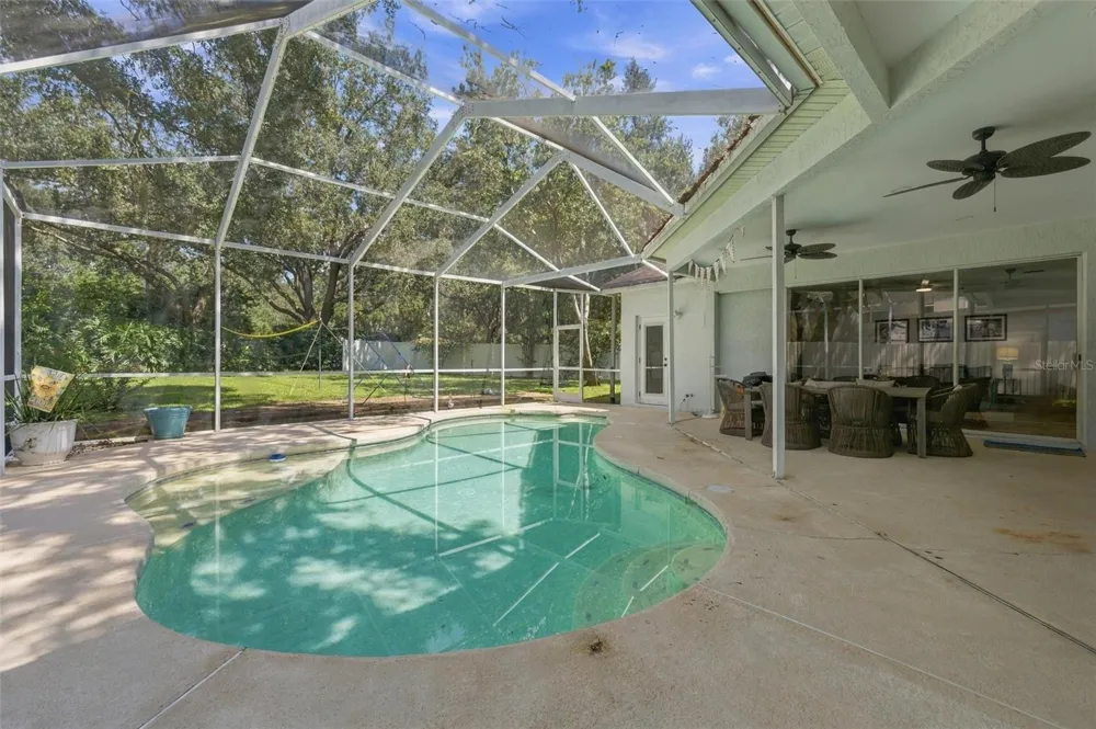 9316 KNIGHTSBRIDGE COURT Tampa, FL 33647