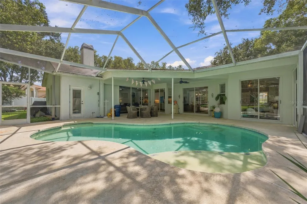 9316 KNIGHTSBRIDGE COURT Tampa, FL 33647