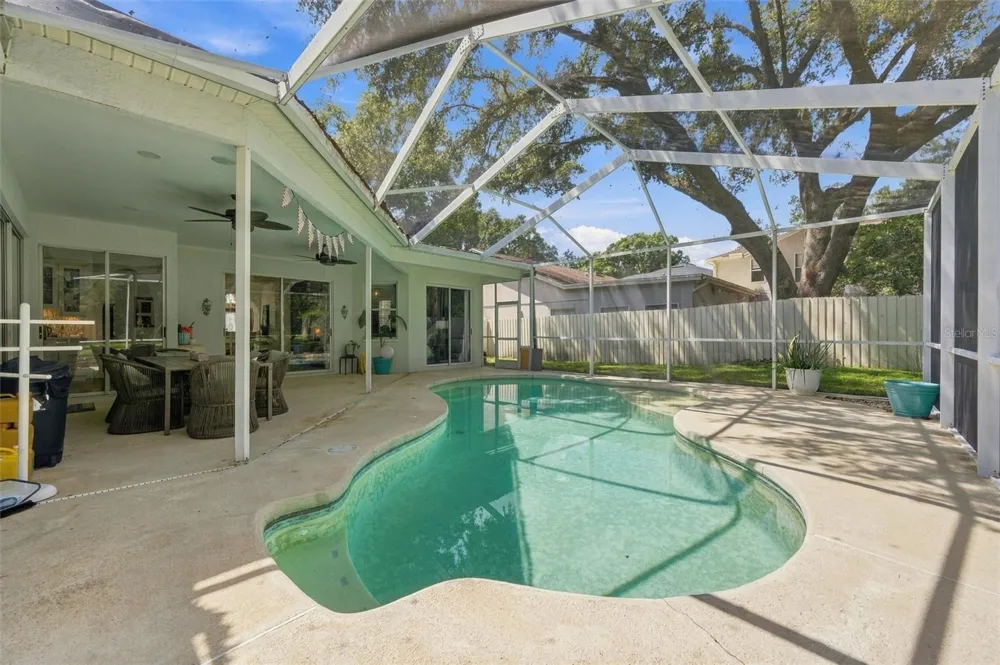 9316 KNIGHTSBRIDGE COURT Tampa, FL 33647