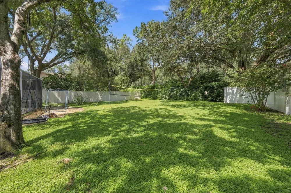 9316 KNIGHTSBRIDGE COURT Tampa, FL 33647