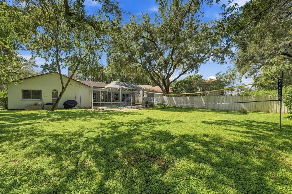 9316 KNIGHTSBRIDGE COURT Tampa, FL 33647